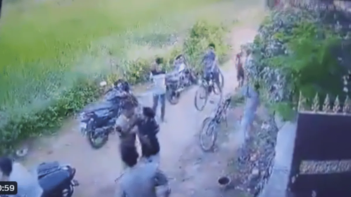 lucknow-cop-slaps-man-on-road-gets-slapped-back-viral-video-divides-internet